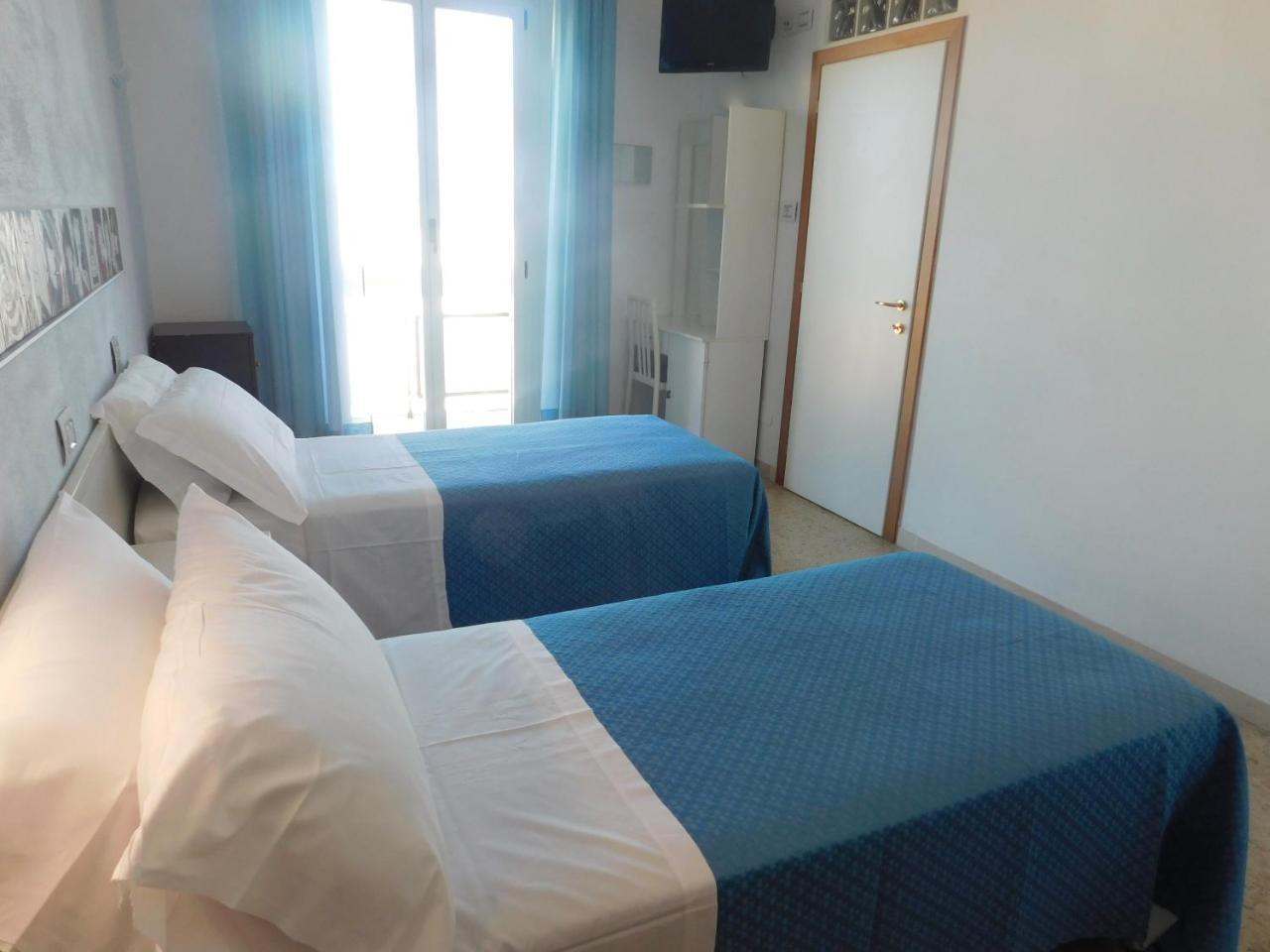 Hotel Dolores Rimini Eksteriør bilde