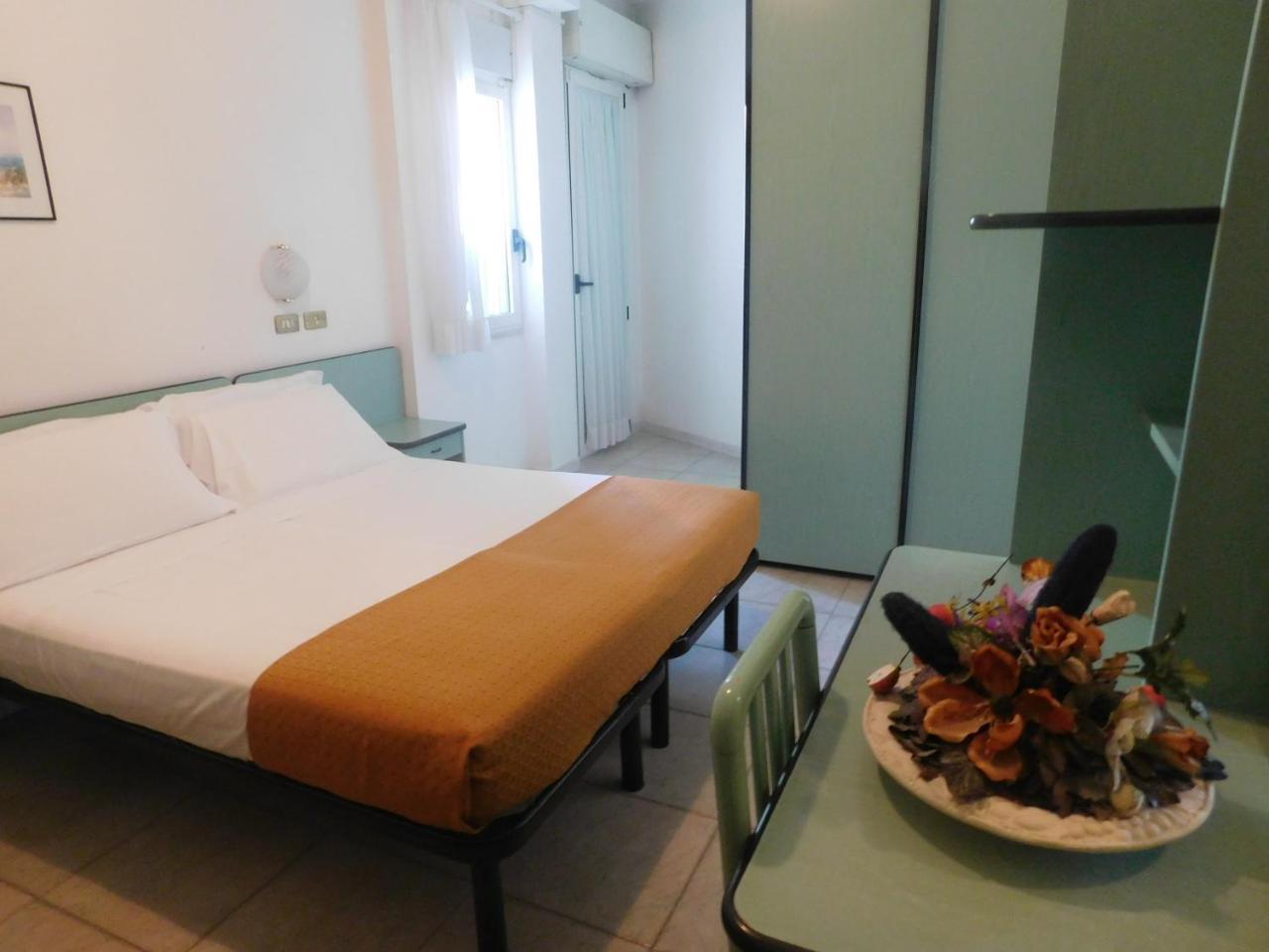 Hotel Dolores Rimini Eksteriør bilde